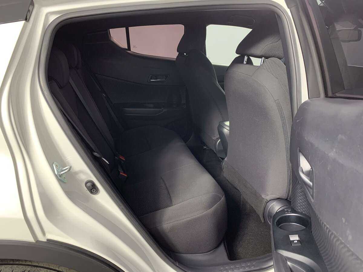 Toyota C-HR 2019 года с пробегом. Фото: #16