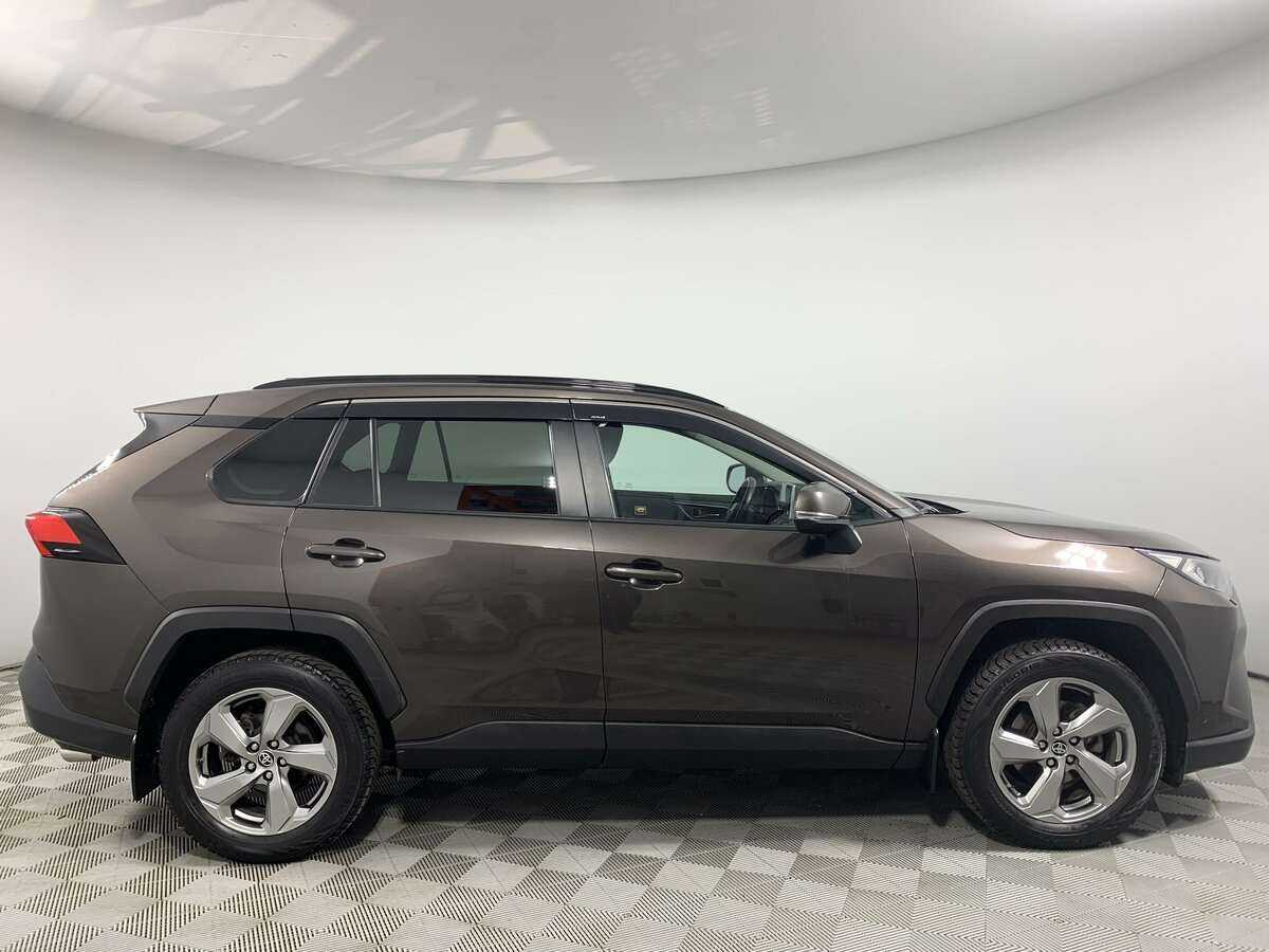 Toyota RAV4 2021 года с пробегом. Фото: #3