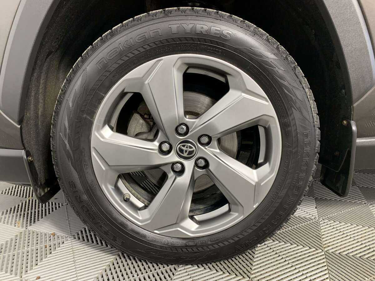 Toyota RAV4 2021 года с пробегом. Фото: #14