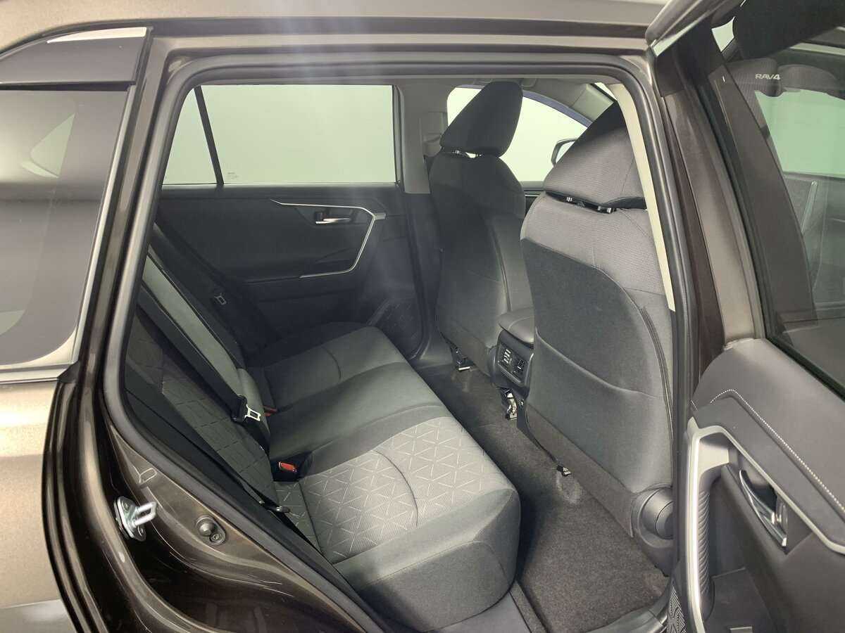 Toyota RAV4 2021 года с пробегом. Фото: #17