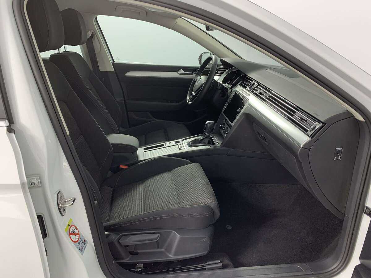 Volkswagen Passat 2019 года с пробегом. Фото: #14