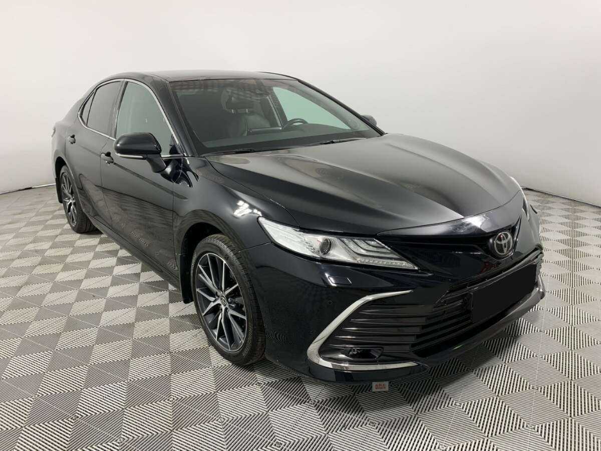 Toyota Camry 2021 года с пробегом. Фото: #2