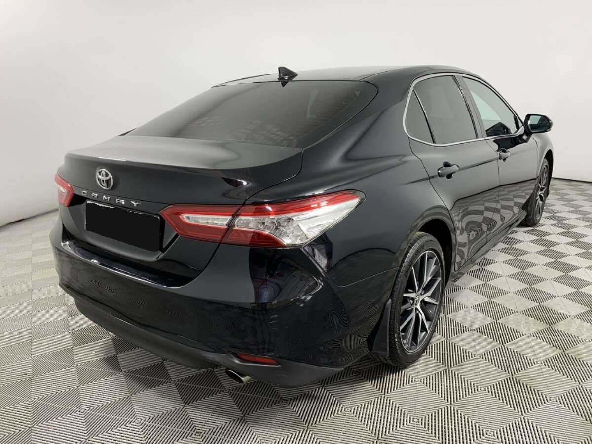 Toyota Camry 2021 года с пробегом. Фото: #3