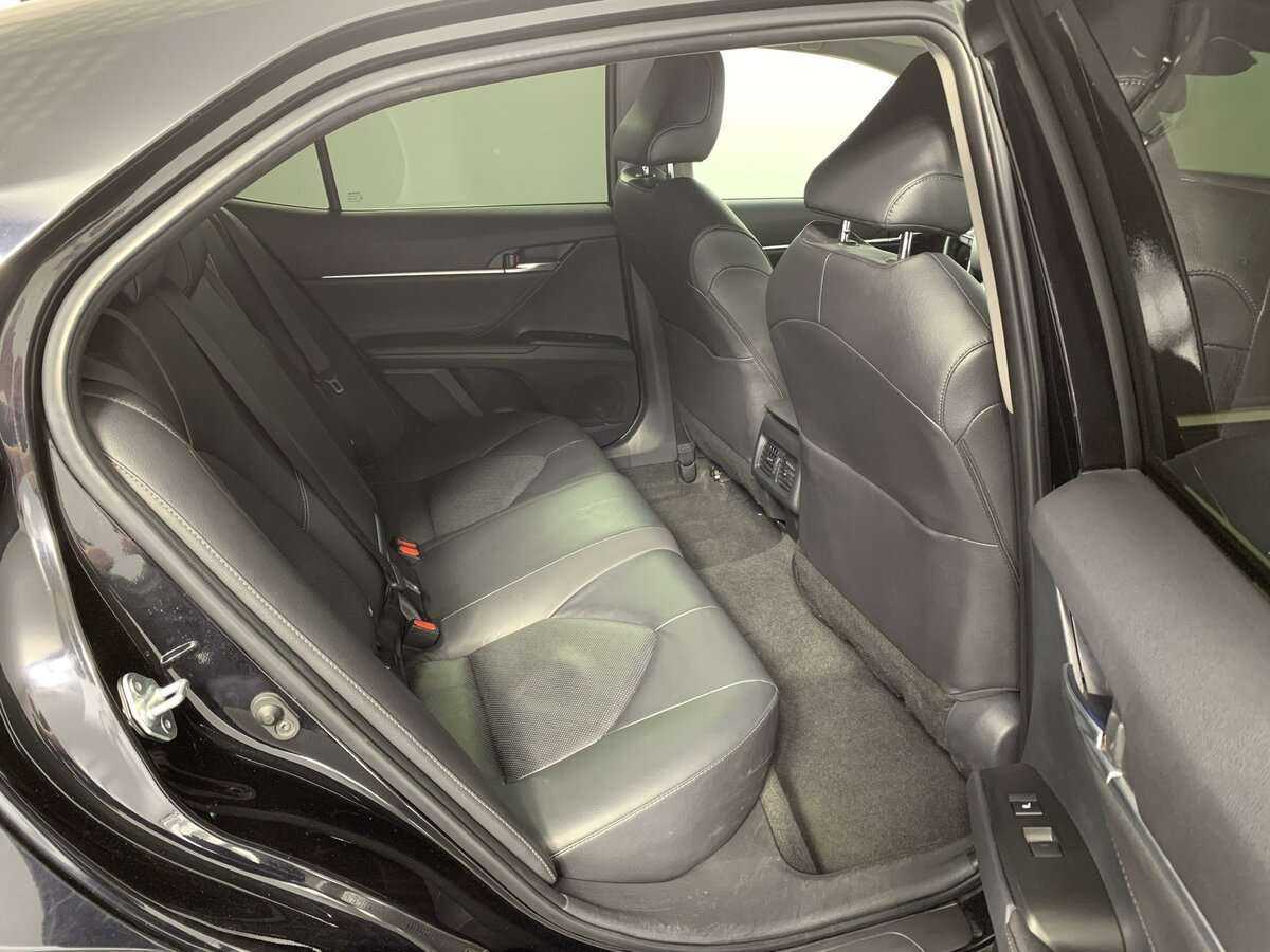 Toyota Camry 2021 года с пробегом. Фото: #17