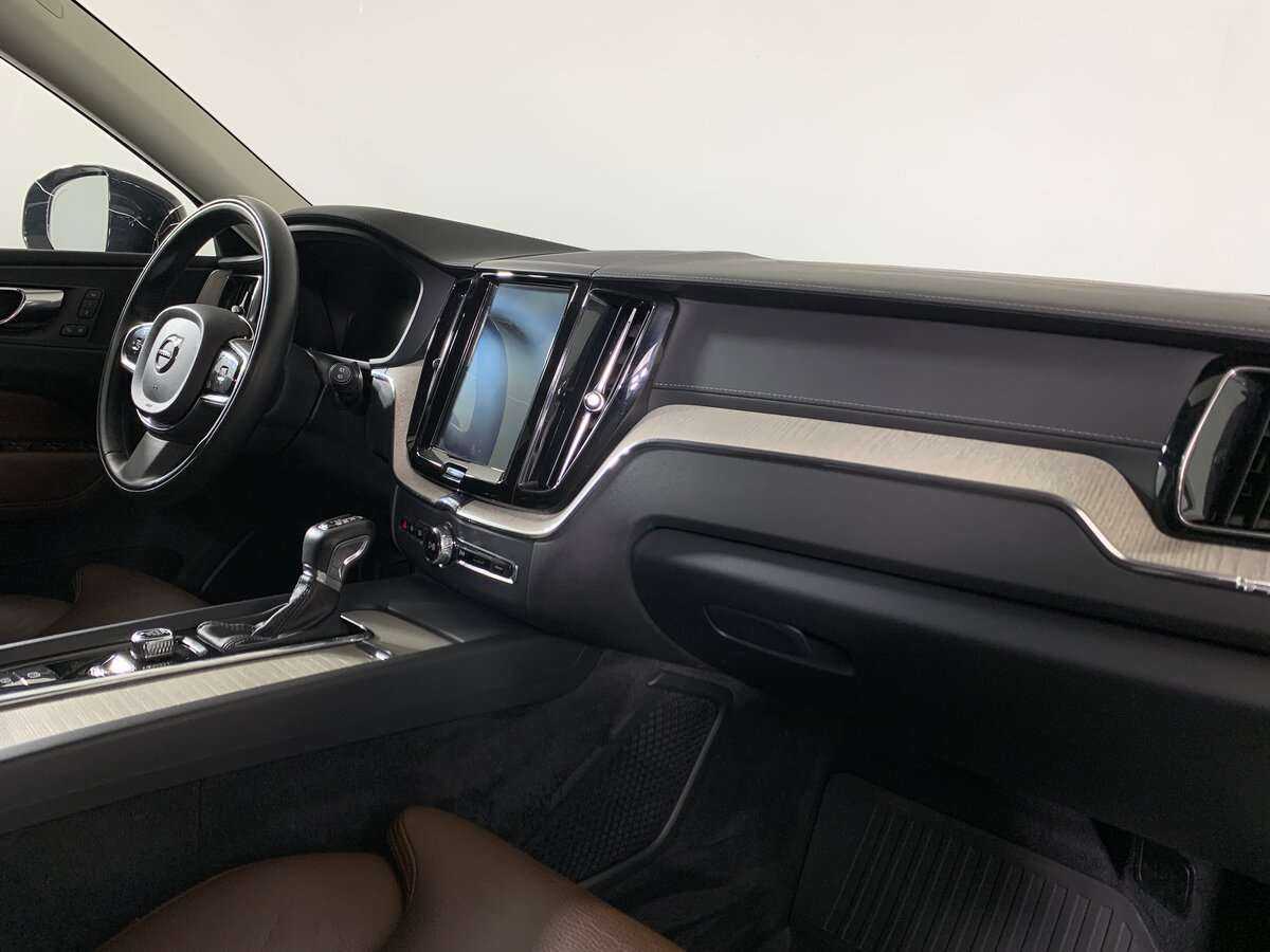 Volvo XC60 2019 года с пробегом. Фото: #10