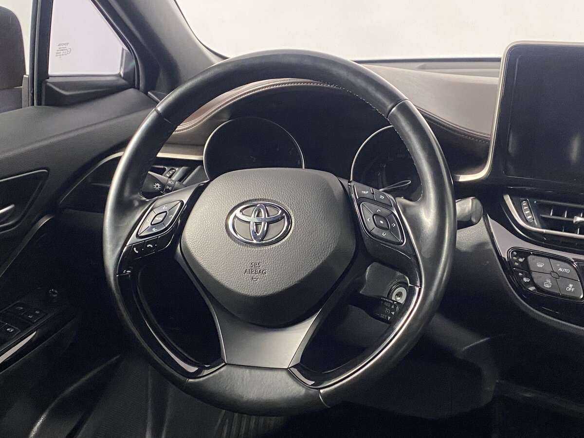 Toyota C-HR 2019 года с пробегом. Фото: #9