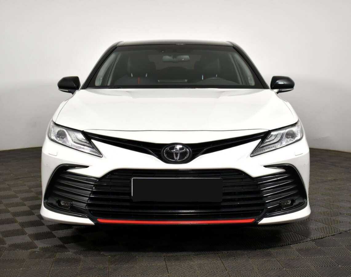 Toyota Camry 2021 года с пробегом. Фото: #1