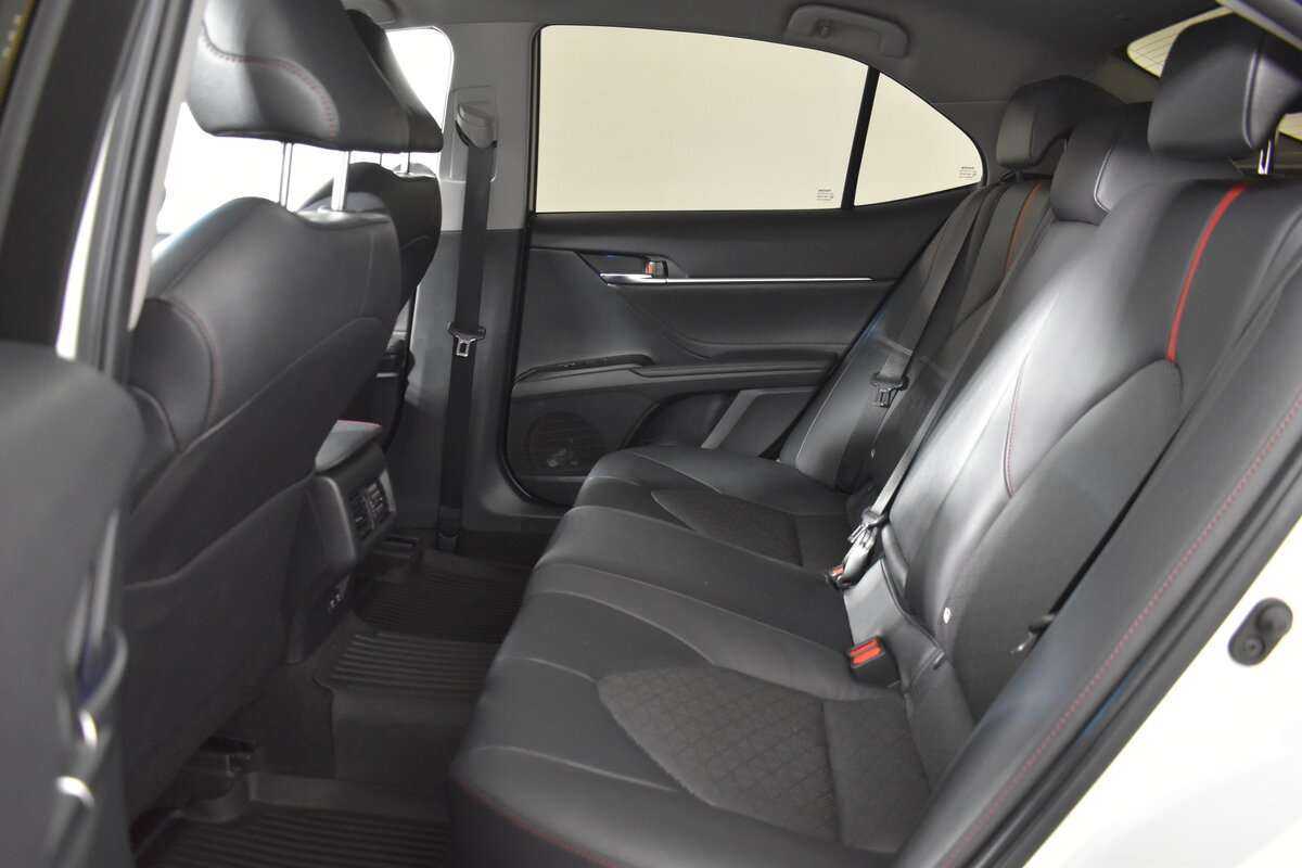 Toyota Camry 2021 года с пробегом. Фото: #7