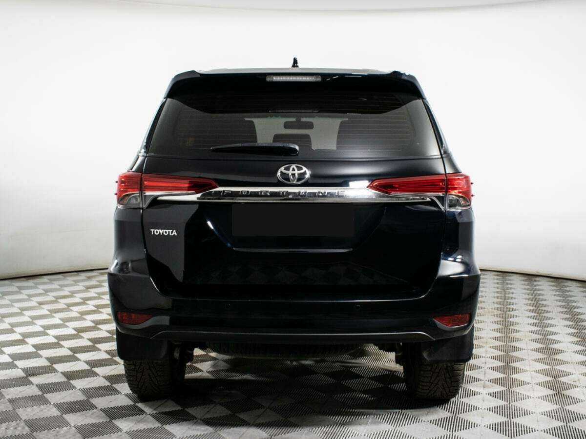 Toyota Fortuner 2018 года с пробегом. Фото: #4