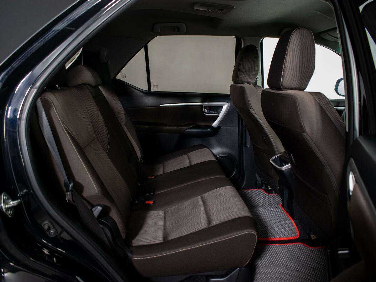 Toyota Fortuner 2018 года с пробегом. Фото: #7