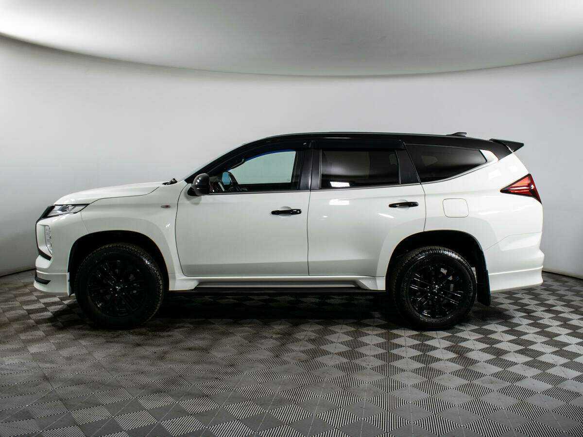 Mitsubishi Montero Sport 2022 года с пробегом. Фото: #7