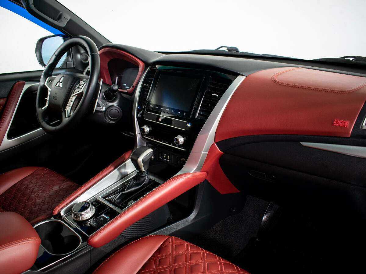 Mitsubishi Montero Sport 2022 года с пробегом. Фото: #8