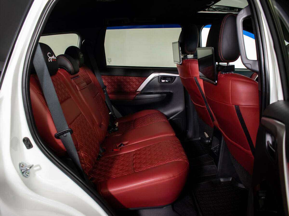 Mitsubishi Montero Sport 2022 года с пробегом. Фото: #9