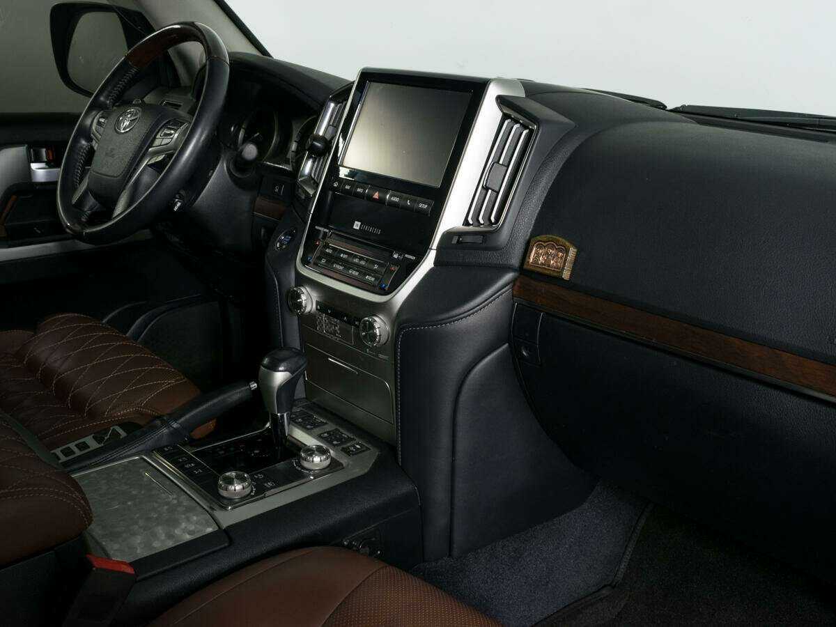 Toyota Land Cruiser 2015 года с пробегом. Фото: #9
