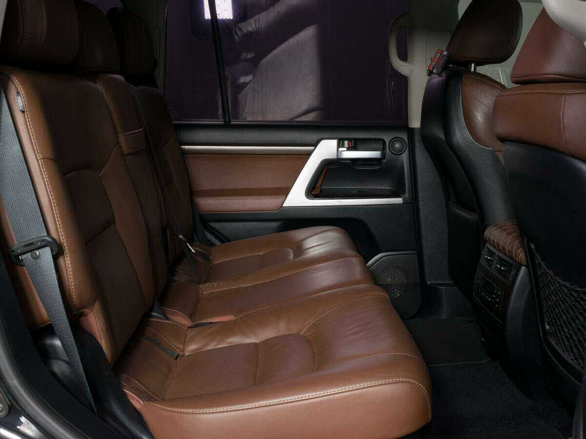 Toyota Land Cruiser 2015 года с пробегом. Фото: #12