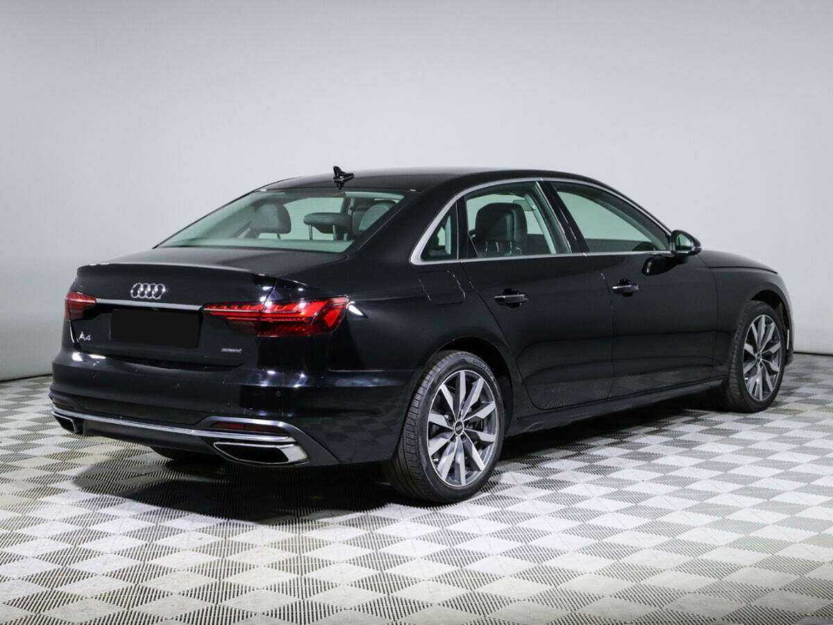Audi A4 2021 года с пробегом. Фото: #3
