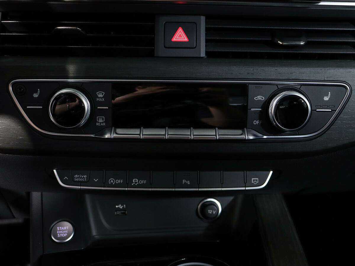 Audi A4 2021 года с пробегом. Фото: #21