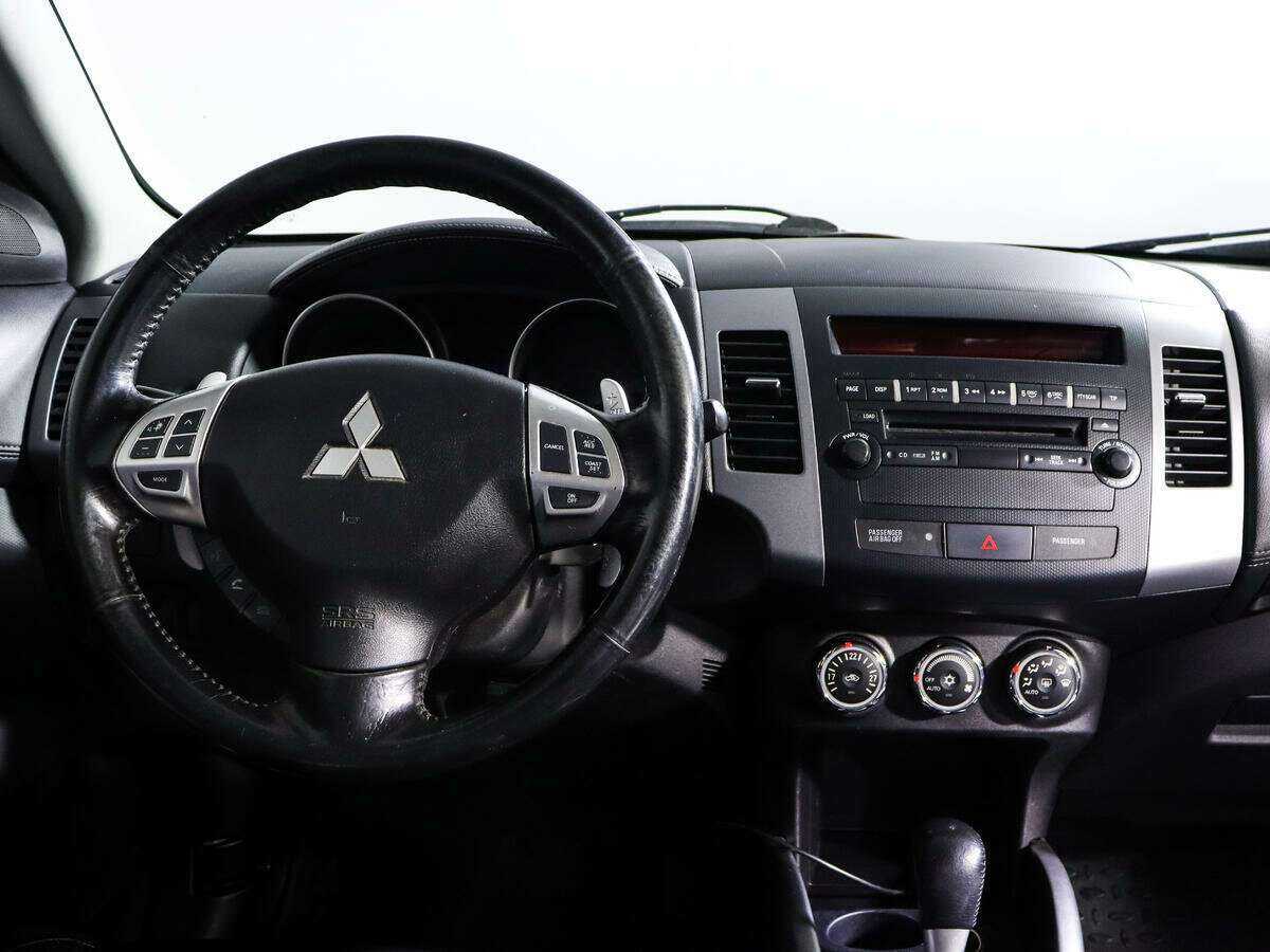 Mitsubishi Outlander 2011 года с пробегом. Фото: #9
