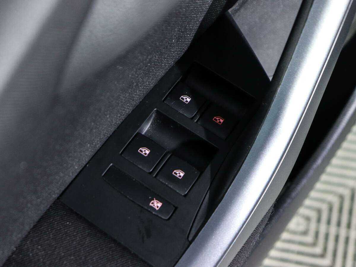 Б/У Опель Астра 2014 года. Фото: #12