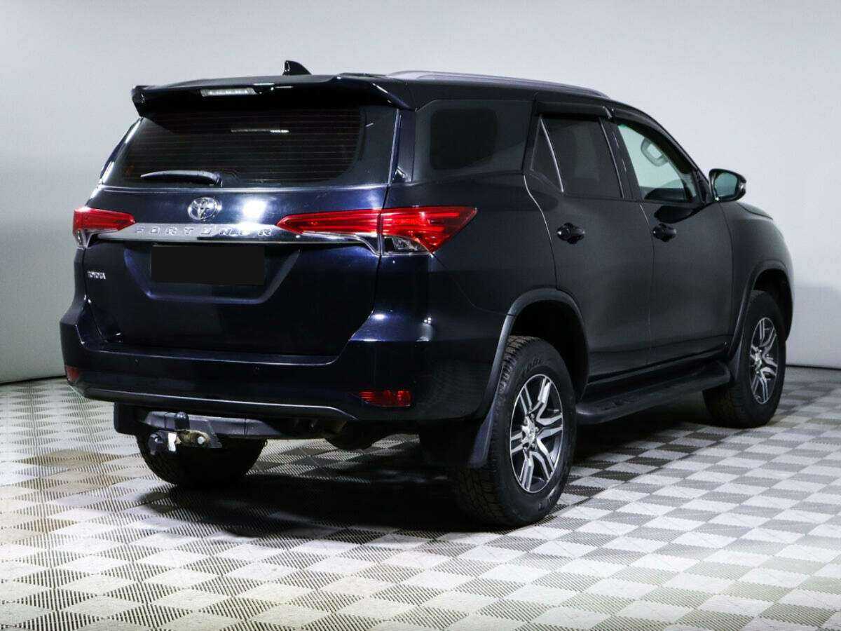 Toyota Fortuner 2018 года с пробегом. Фото: #3