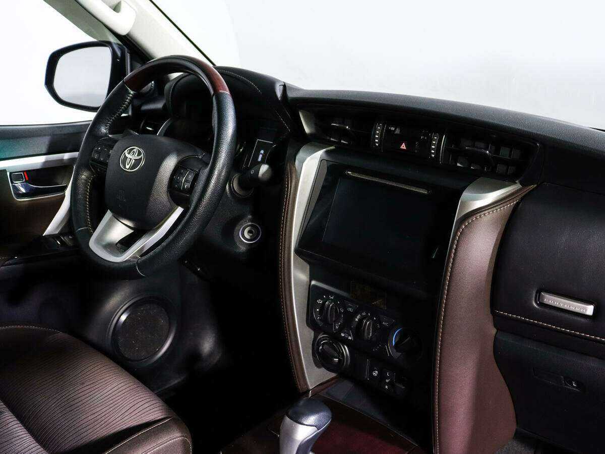 Toyota Fortuner 2018 года с пробегом. Фото: #6