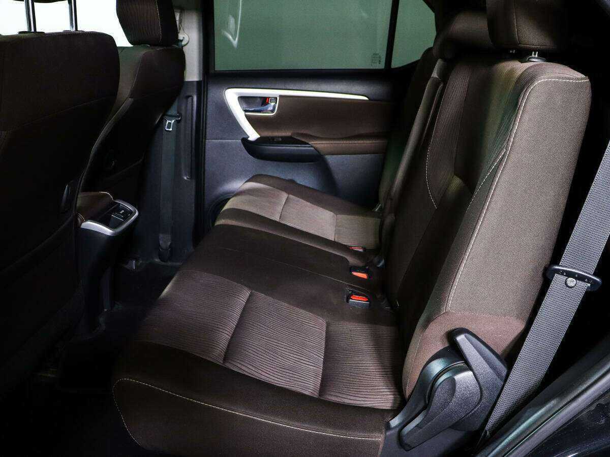 Toyota Fortuner 2018 года с пробегом. Фото: #7