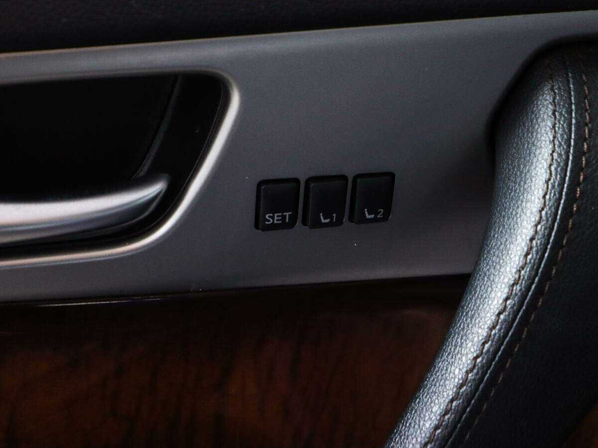 Infiniti FX 2013 года с пробегом. Фото: #17