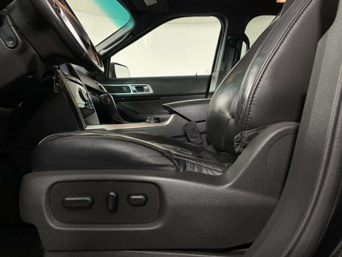 Ford Explorer 2013 года с пробегом. Фото: #9