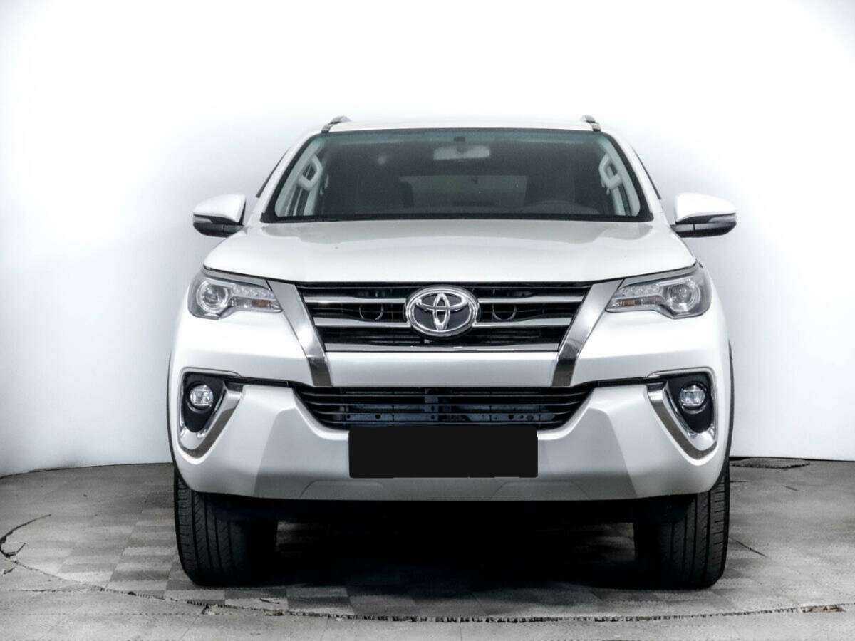 Toyota Fortuner 2017 года с пробегом. Фото: #1
