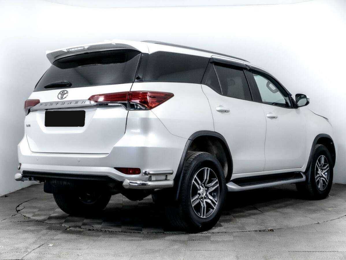 Toyota Fortuner 2017 года с пробегом. Фото: #3