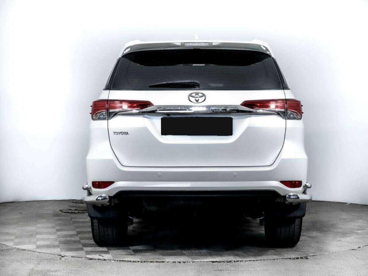 Toyota Fortuner 2017 года с пробегом. Фото: #4