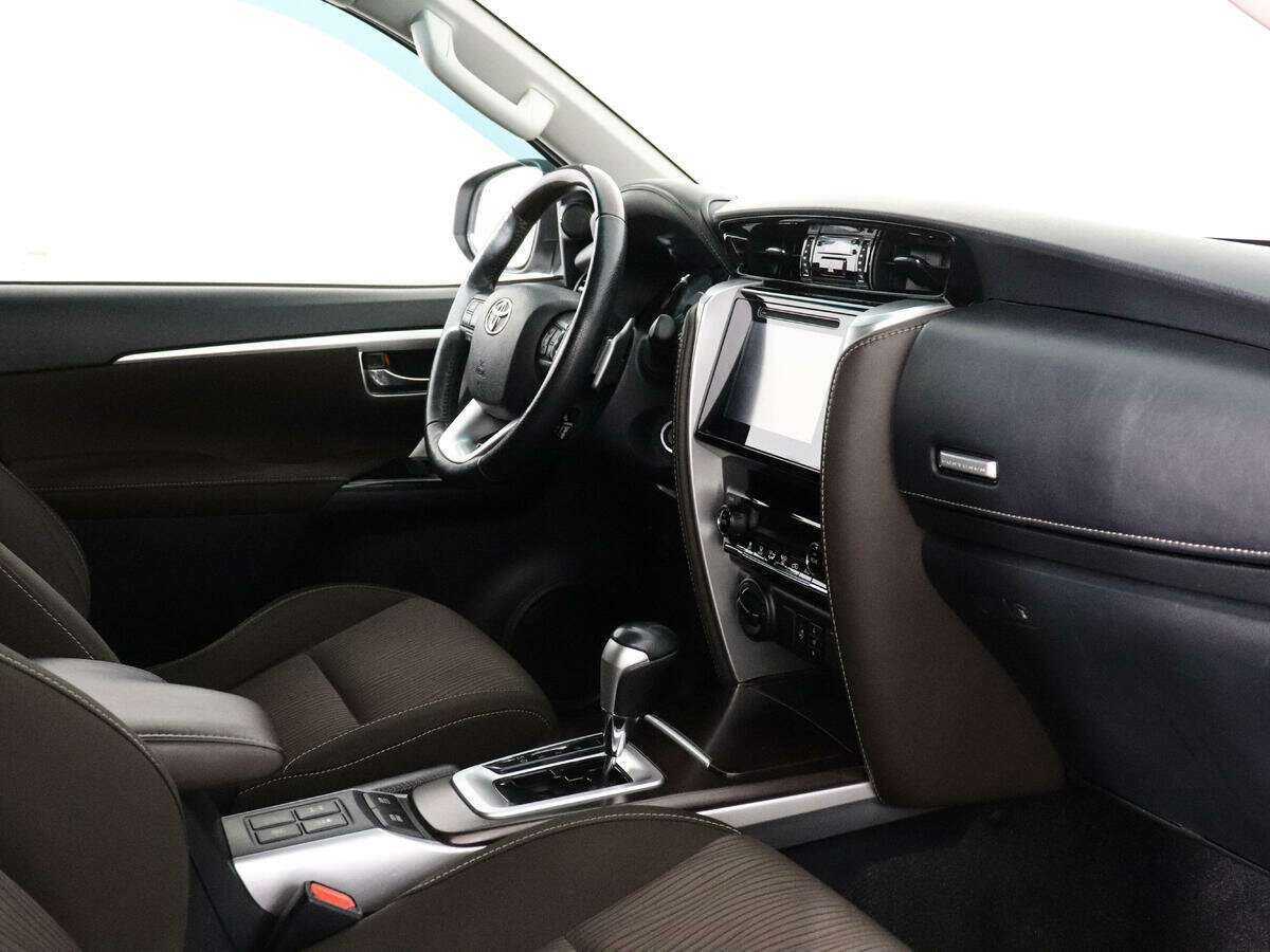 Toyota Fortuner 2017 года с пробегом. Фото: #6