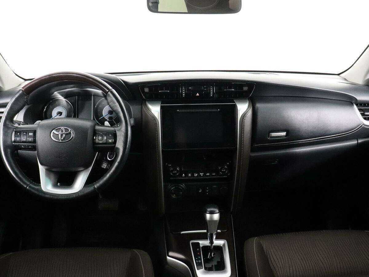 Toyota Fortuner 2017 года с пробегом. Фото: #11