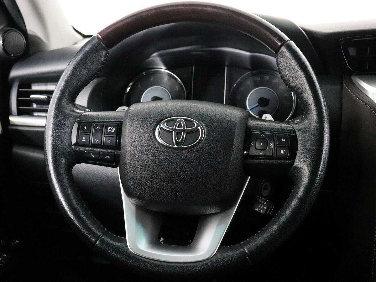 Toyota Fortuner 2017 года с пробегом. Фото: #13
