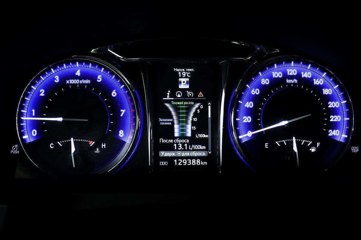 Toyota Camry 2017 года с пробегом. Фото: #9