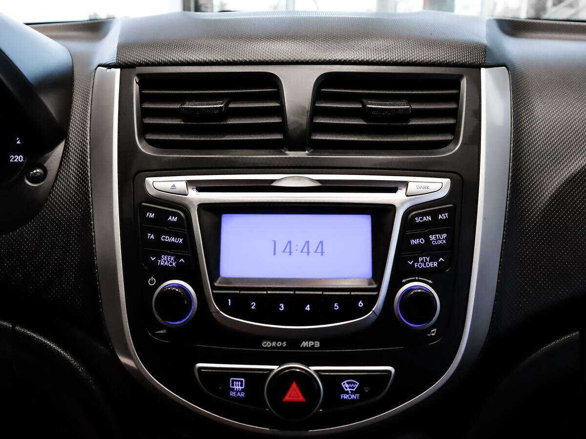 Б/У Хендай Солярис 2012 года. Фото: #12