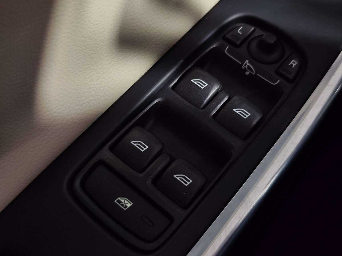 Б/У Вольво С60 2012 года. Фото: #14