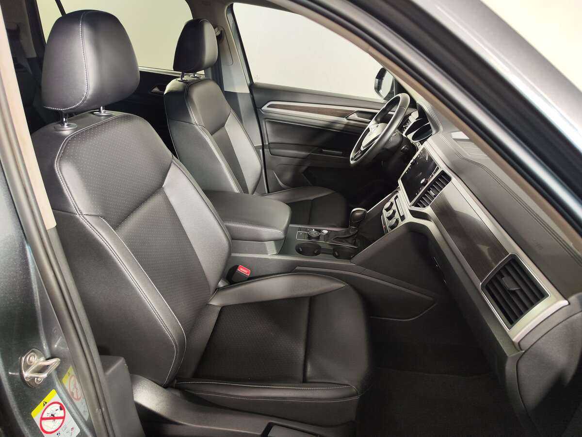 Volkswagen Teramont 2018 года с пробегом. Фото: #9
