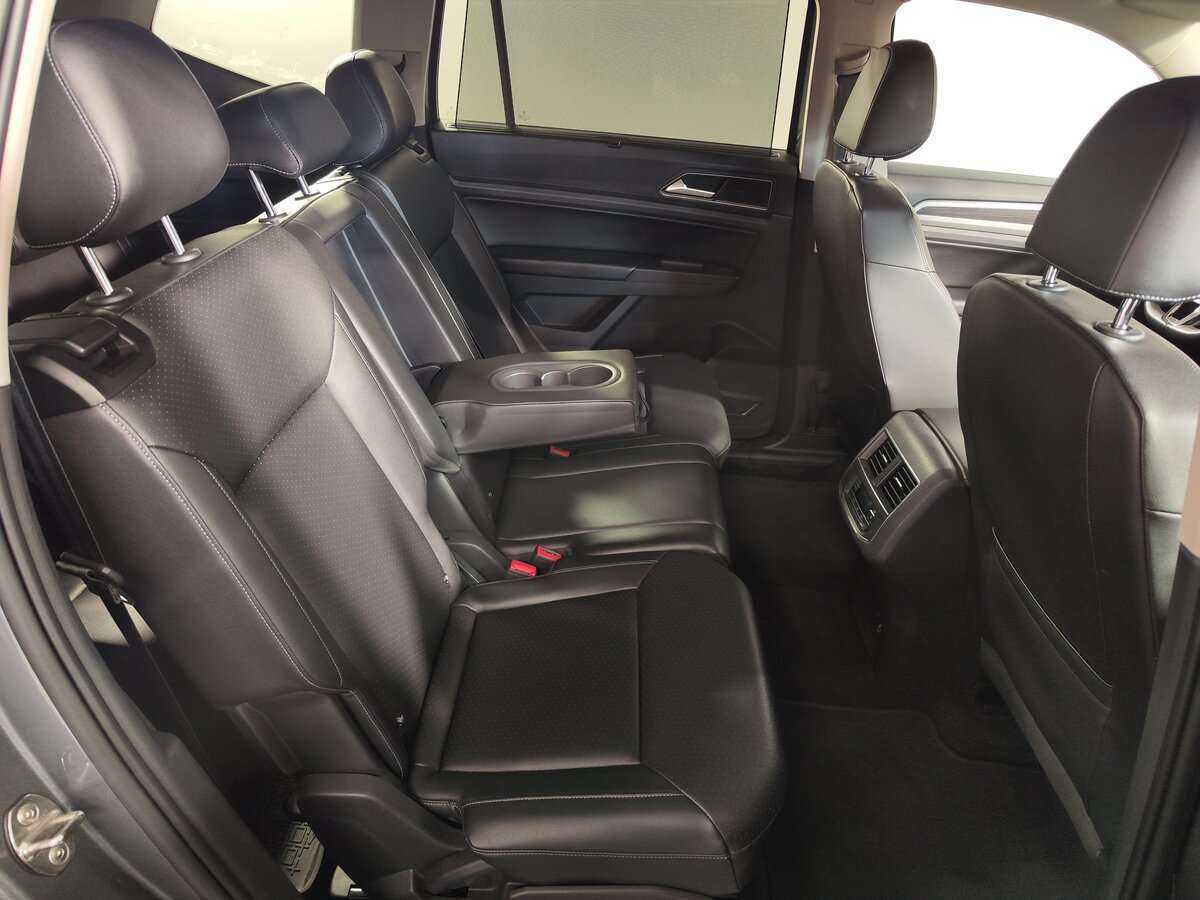 Volkswagen Teramont 2018 года с пробегом. Фото: #10