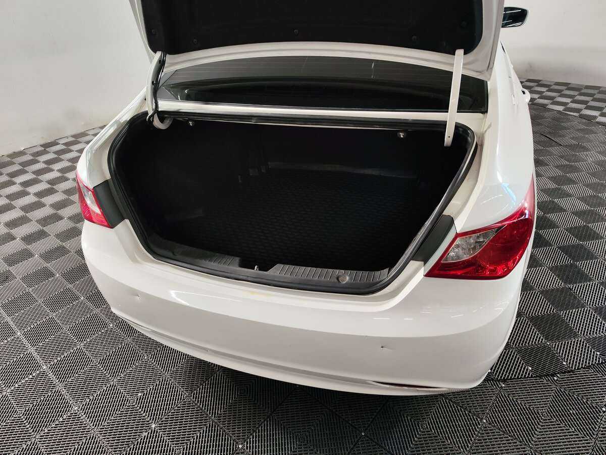 Hyundai Sonata 2011 года с пробегом. Фото: #4