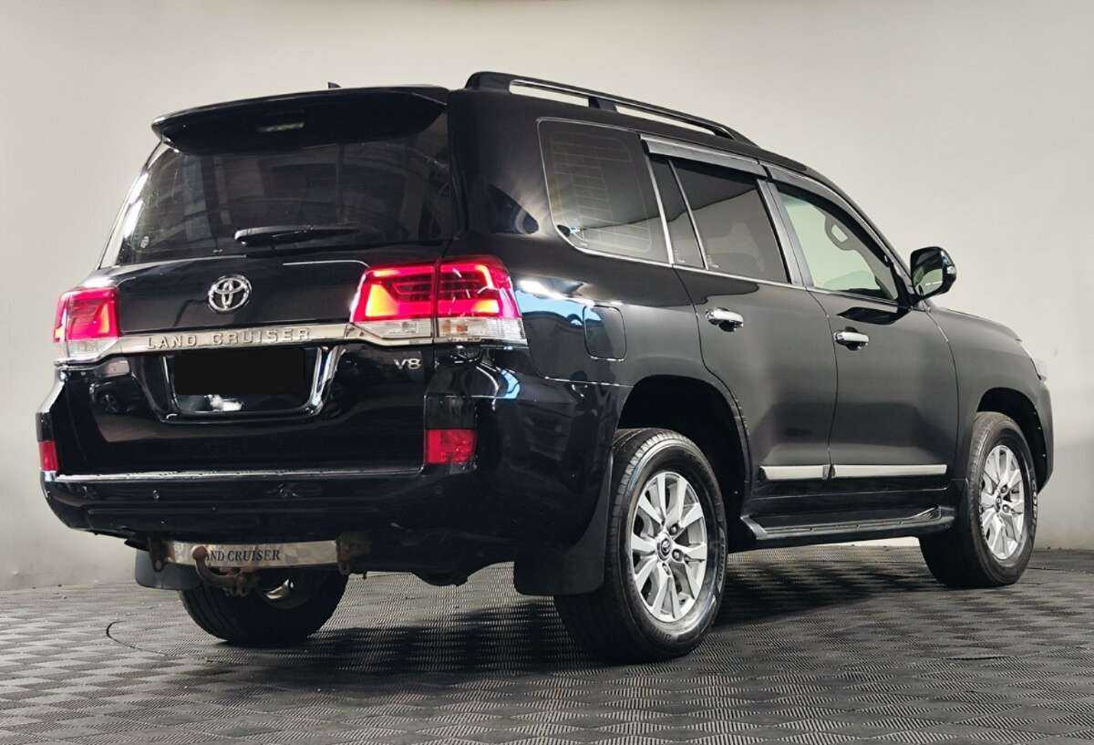 Toyota Land Cruiser 2016 года с пробегом. Фото: #3