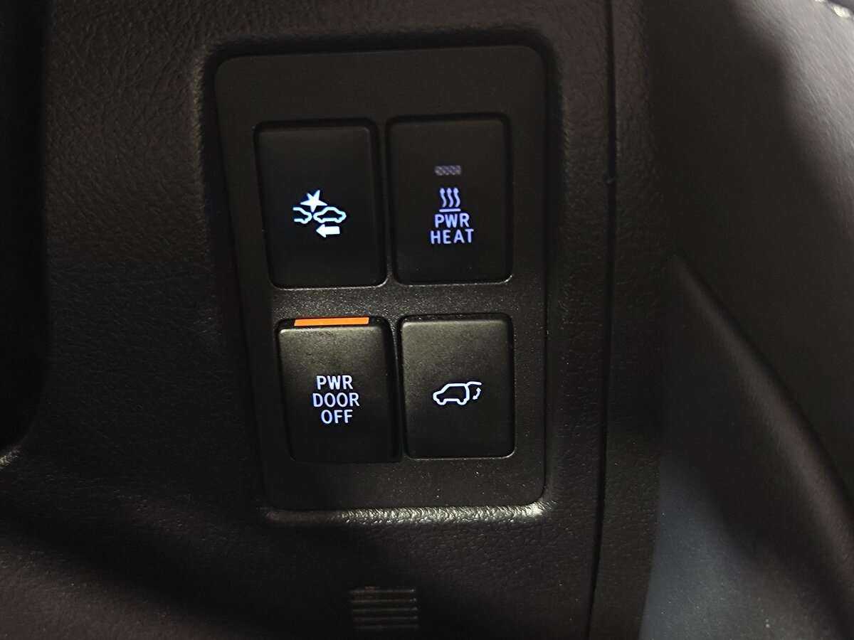 Toyota Land Cruiser 2016 года с пробегом. Фото: #28