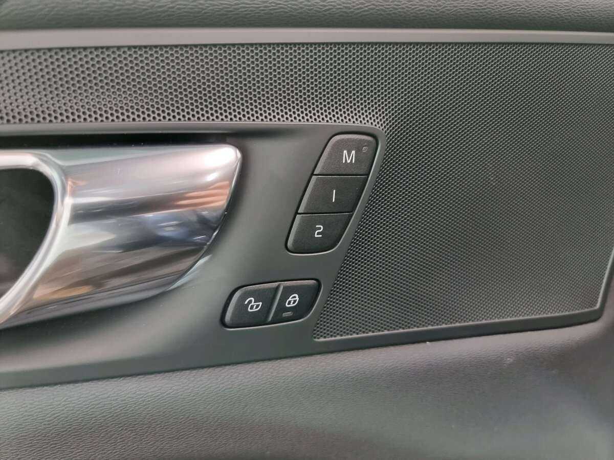 Volvo XC60 2019 года с пробегом. Фото: #10