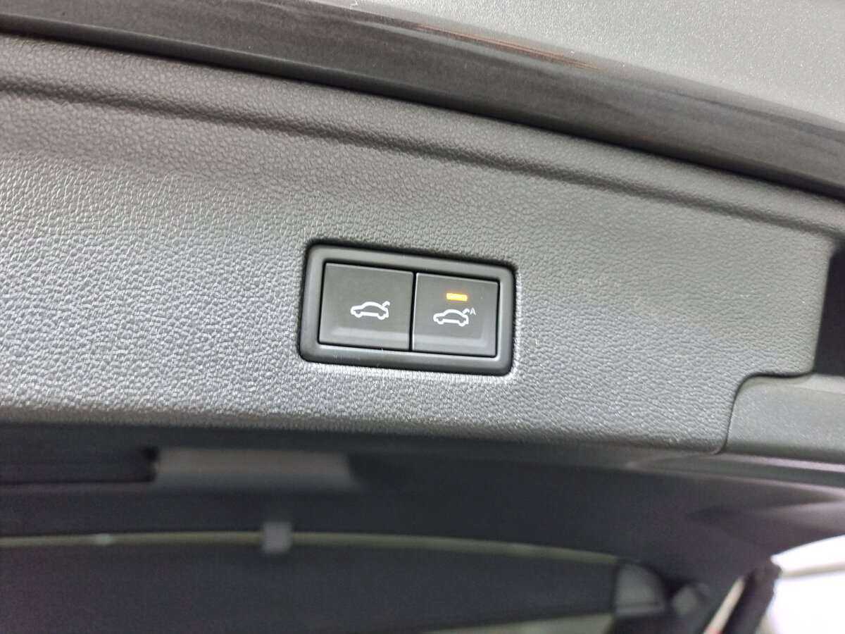 Volkswagen Touareg 2020 года с пробегом. Фото: #7