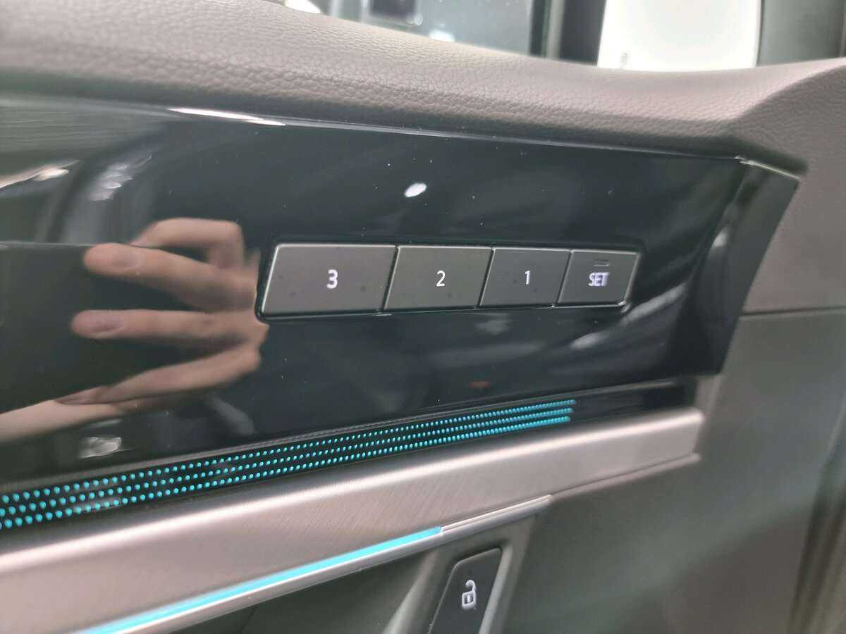 Volkswagen Touareg 2020 года с пробегом. Фото: #10