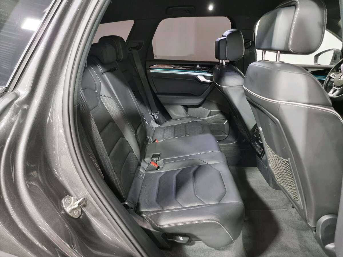 Volkswagen Touareg 2020 года с пробегом. Фото: #15