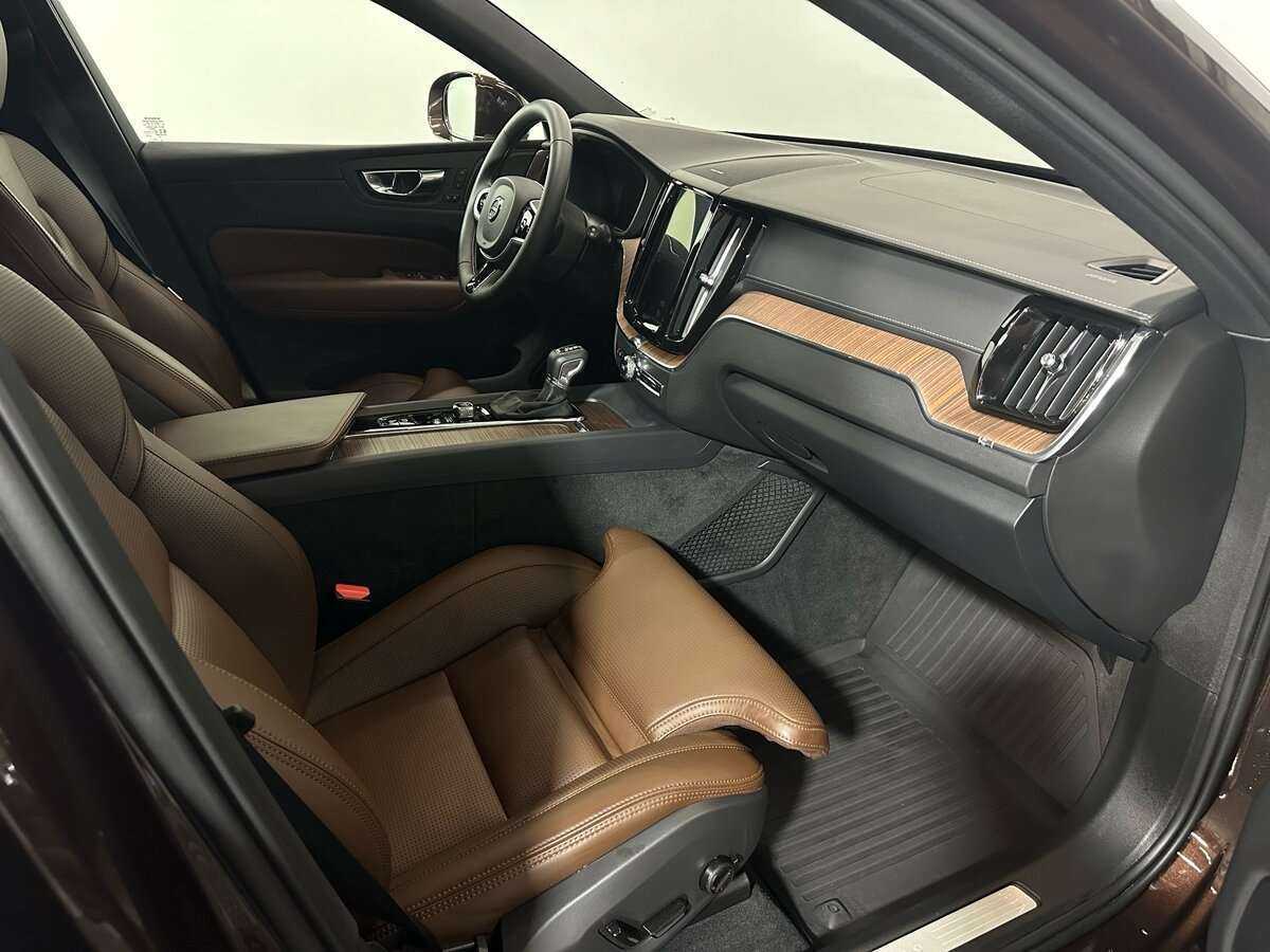 Volvo XC60 2019 года с пробегом. Фото: #8