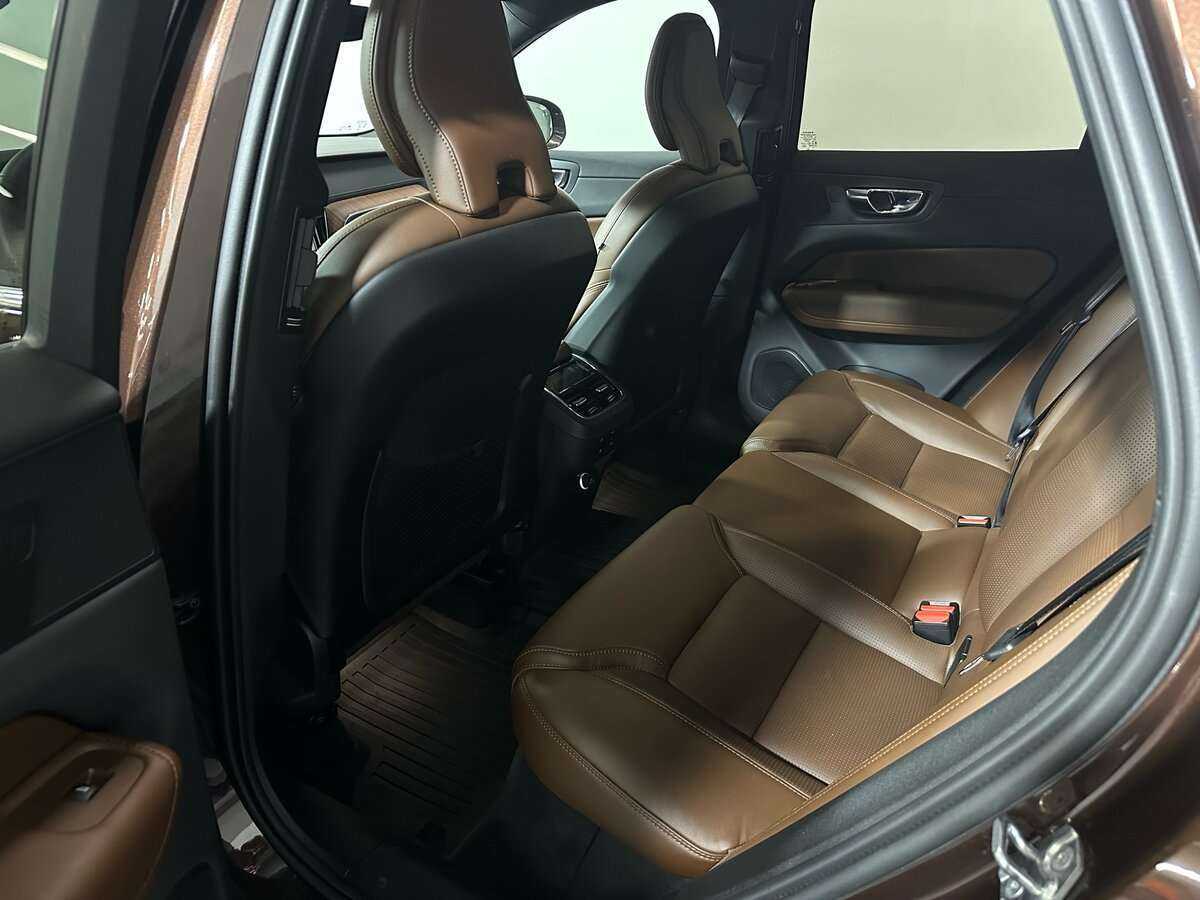 Volvo XC60 2019 года с пробегом. Фото: #9