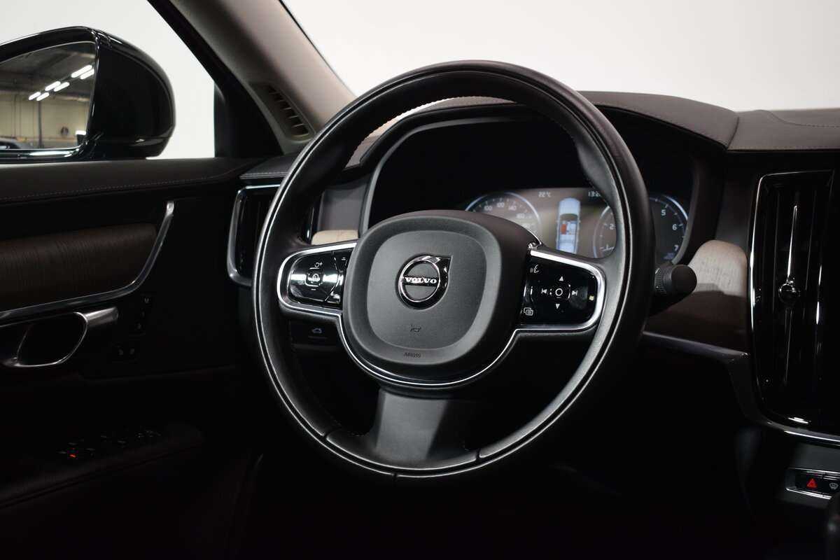 Volvo S90 2021 года с пробегом. Фото: #8