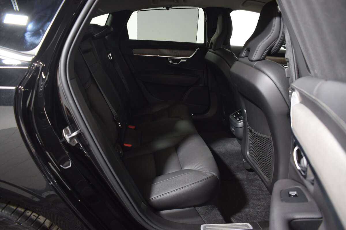 Volvo S90 2021 года с пробегом. Фото: #17